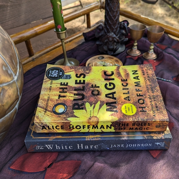 2 Novels full of Magic, Myth, Mystery and Love by 2 of my Favorite Authors - Picture 6 of 6